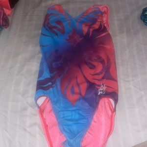 GYMNASTICS LEO
